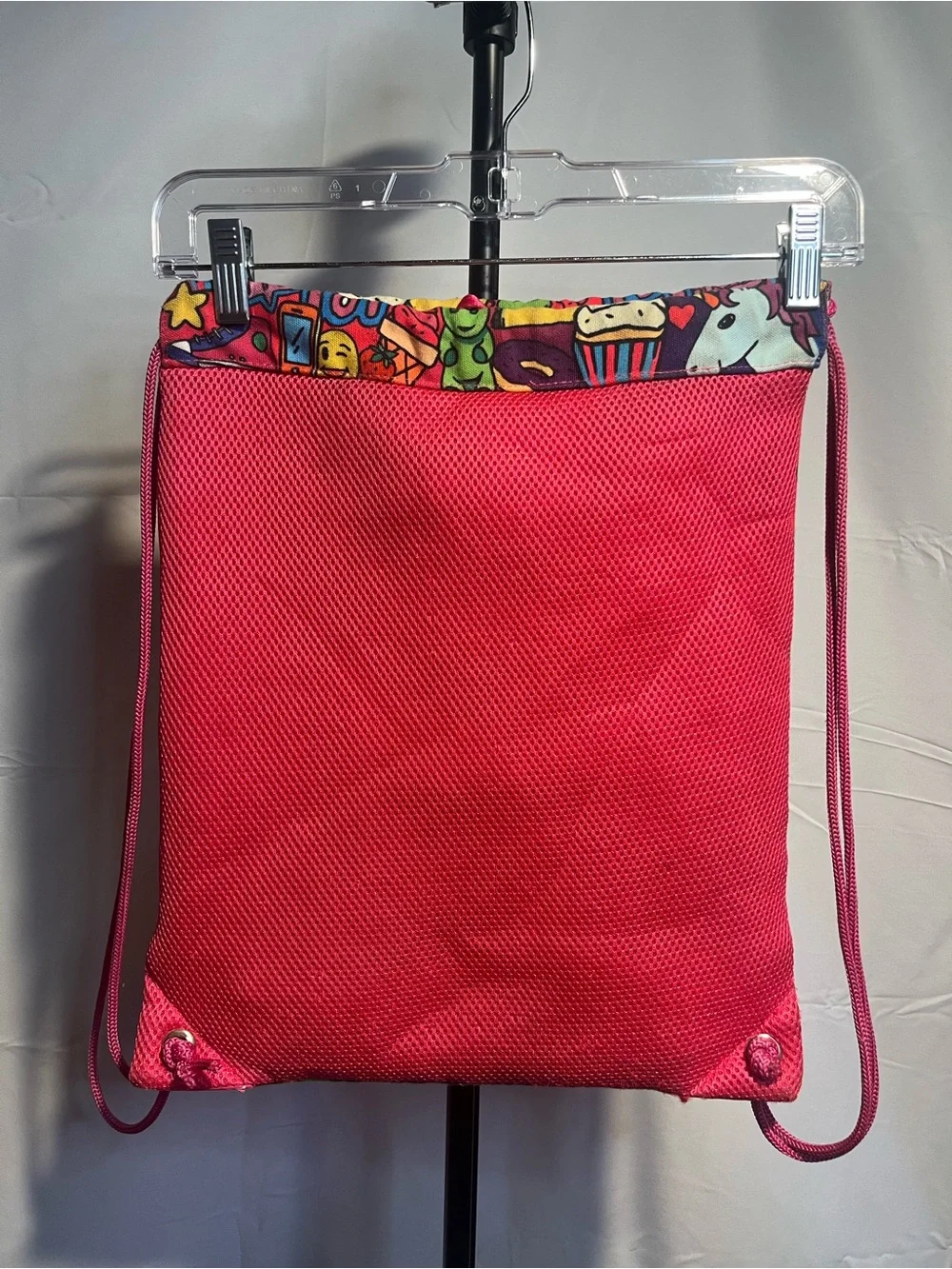 TOP TRENZ vibrant, multi-colored all Over doodle print duffel bag